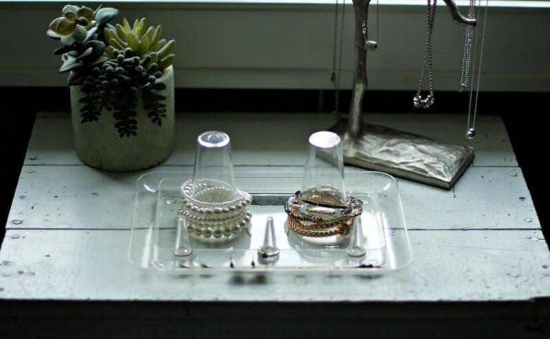 Jewelry organized on a tray #jewelryorganizing