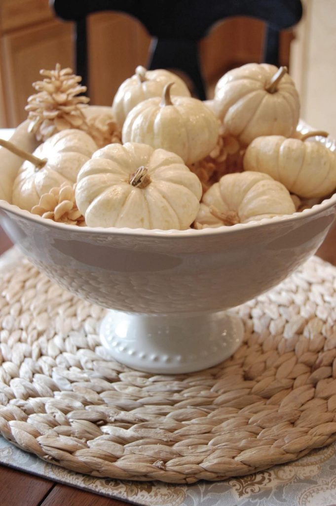 These are our top Fall Decorating tips! Celebrate Fall and get your home ready for the cozy months ahead. #falldecor #falldecorating 