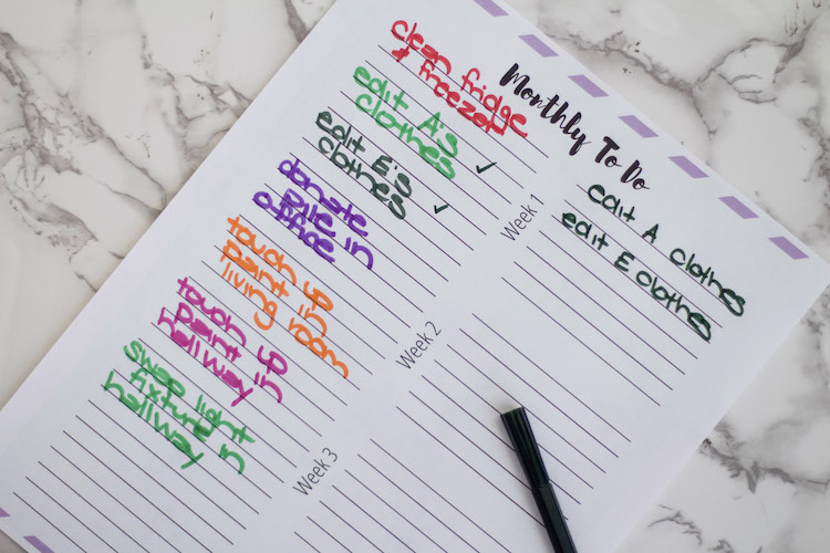 Learn effective ways to stay productive by using this free download monthly to do list printable. Keep track of projects and break into manageable tasks.