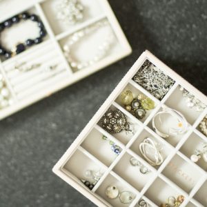 Organizing expert, The Organized Mama, shares her tips for organizing a modern jewelry box with tips for storage, display and more! #organized #jewelry