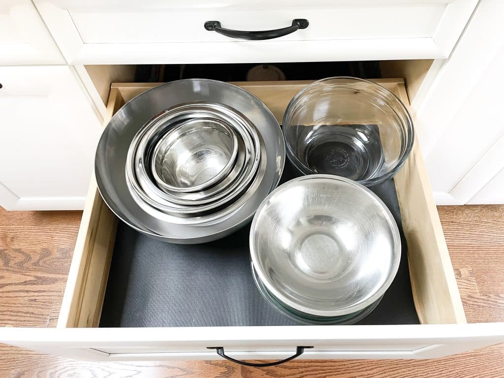 mixing bowls in drawer with liner